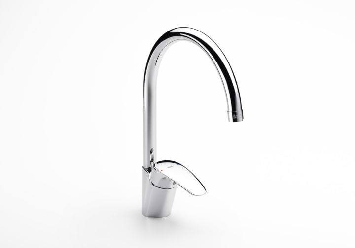 Kitchen sink mixer with swivel spout