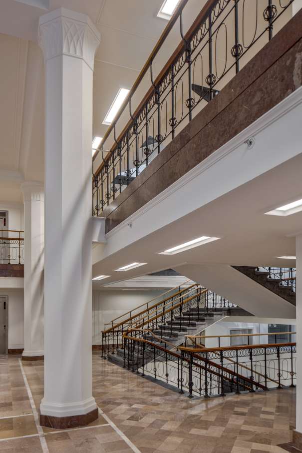 Sustainability is central to The Bridge's identity. Certified BREEAM Excellent, WELL Gold, WELL Health Safety, SmartScore and WiredScore — the first commercial property in Central and Eastern Europe to achieve the latter two. Roca delivered bathroom solutions that adhered to the high-standards of sustainability and echo the building's architectural character. Shared spaces feature water-saving L-30 Electronic faucets with Access wall-hung basins, toilets and grab bars, and client office bathrooms include L-20 Electronic faucets. Refined and timeless, the bathrooms are built for longevity — making Roca the ideal partner for this unique blend of heritage and contemporary design.13