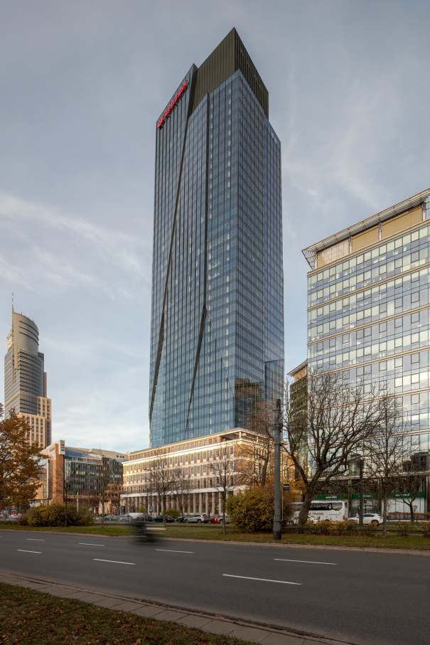 Sustainability is central to The Bridge's identity. Certified BREEAM Excellent, WELL Gold, WELL Health Safety, SmartScore and WiredScore — the first commercial property in Central and Eastern Europe to achieve the latter two. Roca delivered bathroom solutions that adhered to the high-standards of sustainability and echo the building's architectural character. Shared spaces feature water-saving L-30 Electronic faucets with Access wall-hung basins, toilets and grab bars, and client office bathrooms include L-20 Electronic faucets. Refined and timeless, the bathrooms are built for longevity — making Roca the ideal partner for this unique blend of heritage and contemporary design.7