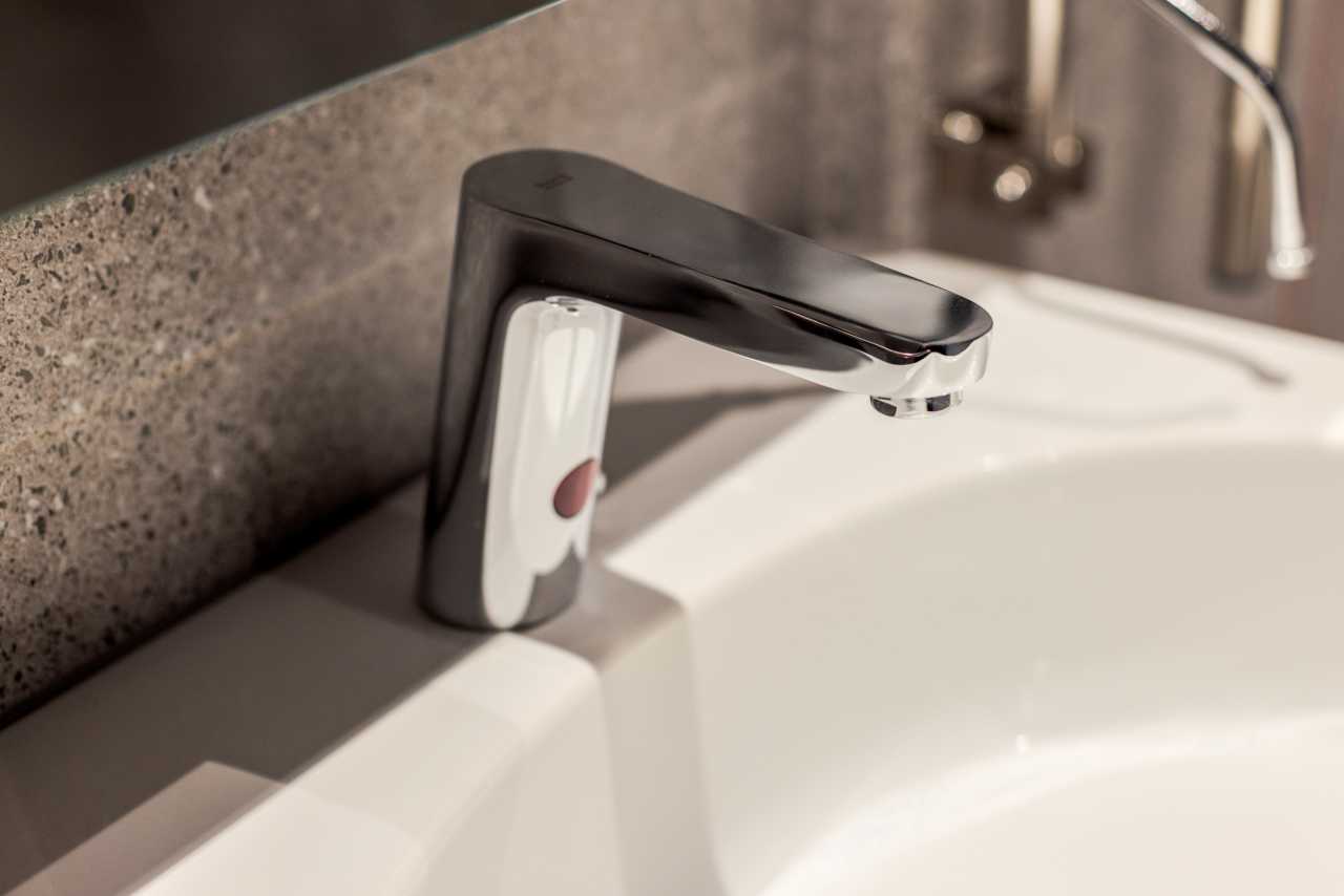 Sustainability is central to The Bridge's identity. Certified BREEAM Excellent, WELL Gold, WELL Health Safety, SmartScore and WiredScore — the first commercial property in Central and Eastern Europe to achieve the latter two. Roca delivered bathroom solutions that adhered to the high-standards of sustainability and echo the building's architectural character. Shared spaces feature water-saving L-30 Electronic faucets with Access wall-hung basins, toilets and grab bars, and client office bathrooms include L-20 Electronic faucets. Refined and timeless, the bathrooms are built for longevity — making Roca the ideal partner for this unique blend of heritage and contemporary design.12